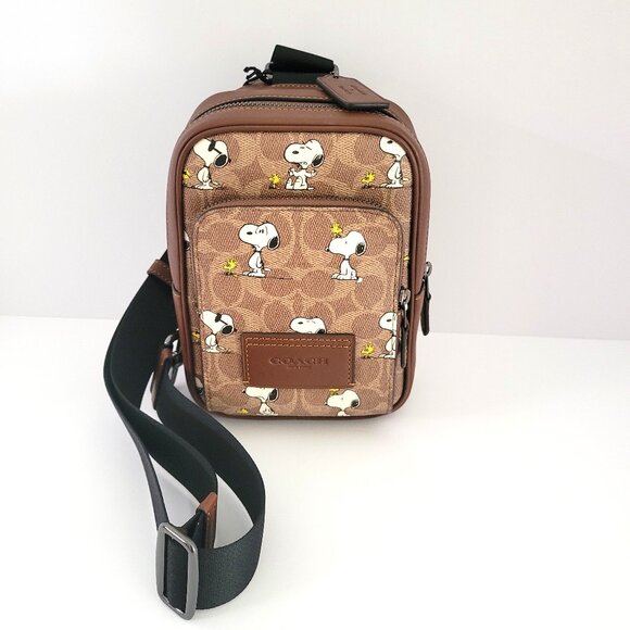 Coach CBK47 X Peanuts Signature Snoopy Racer Sling Pack Messenger Bag Tan Multi - Picture 1 of 7